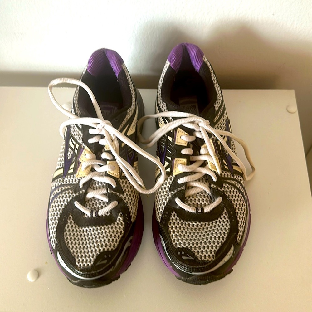 Brooks GTS 12 Running Shoes